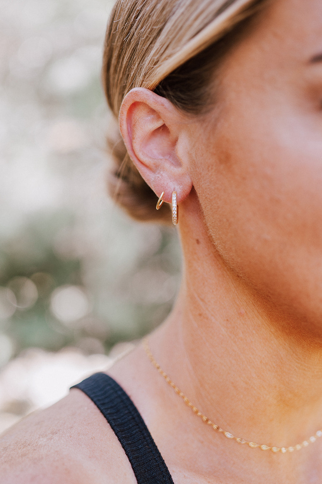 Seeing Double Twist Hoops