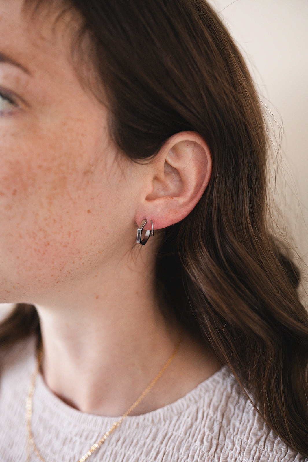 Hex Double Twist Hoops